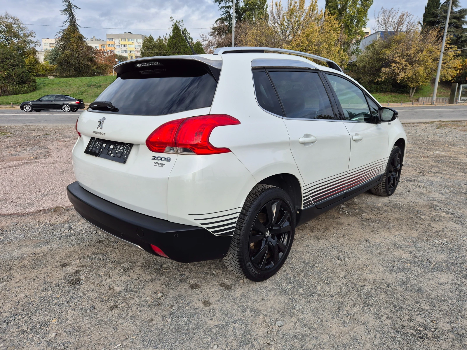 Peugeot 2008 1.2i UrbanCross - изображение 5