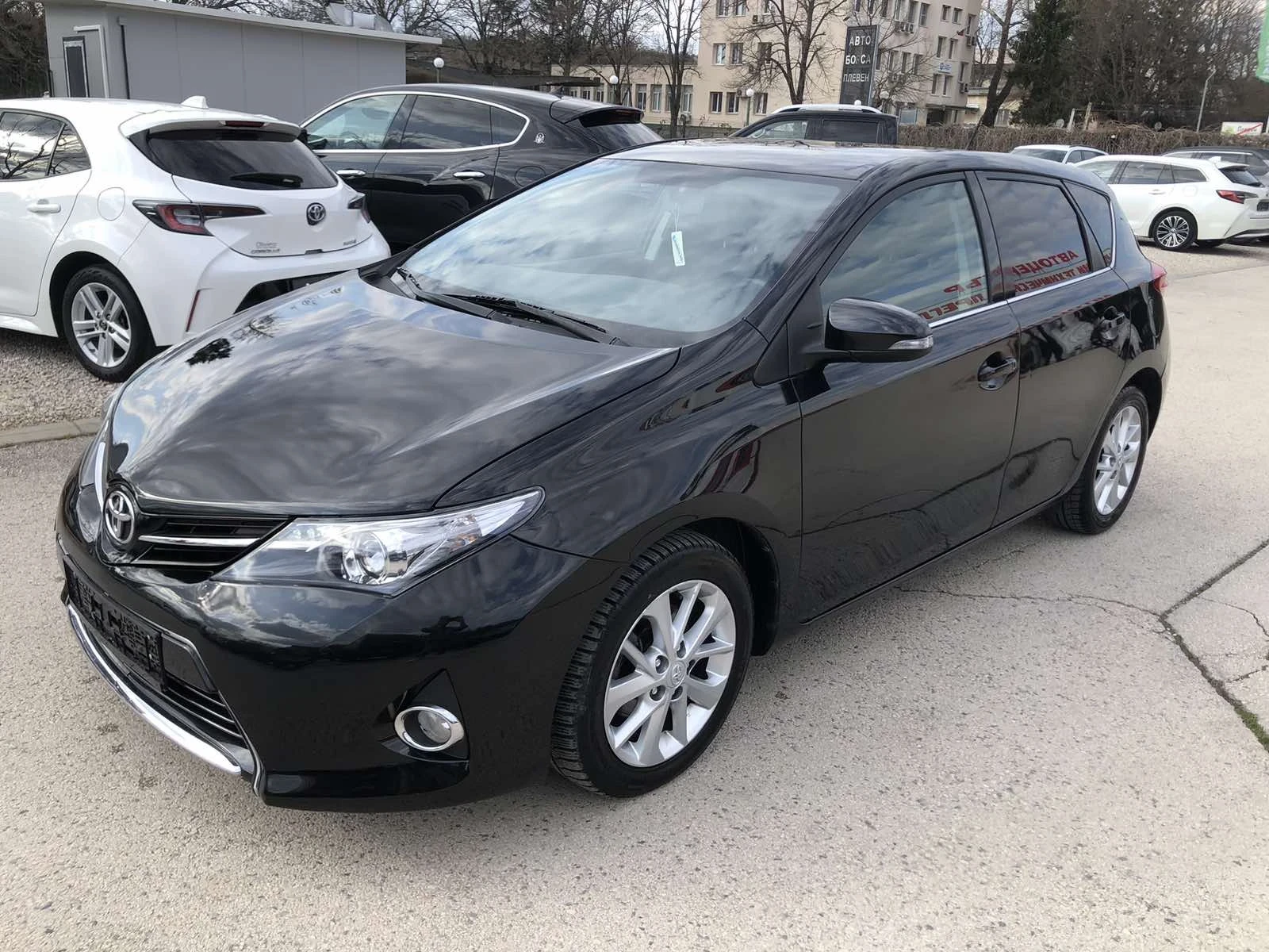 Toyota Auris 1.4D4D, снимка 3 - Автомобили и джипове - 53992517