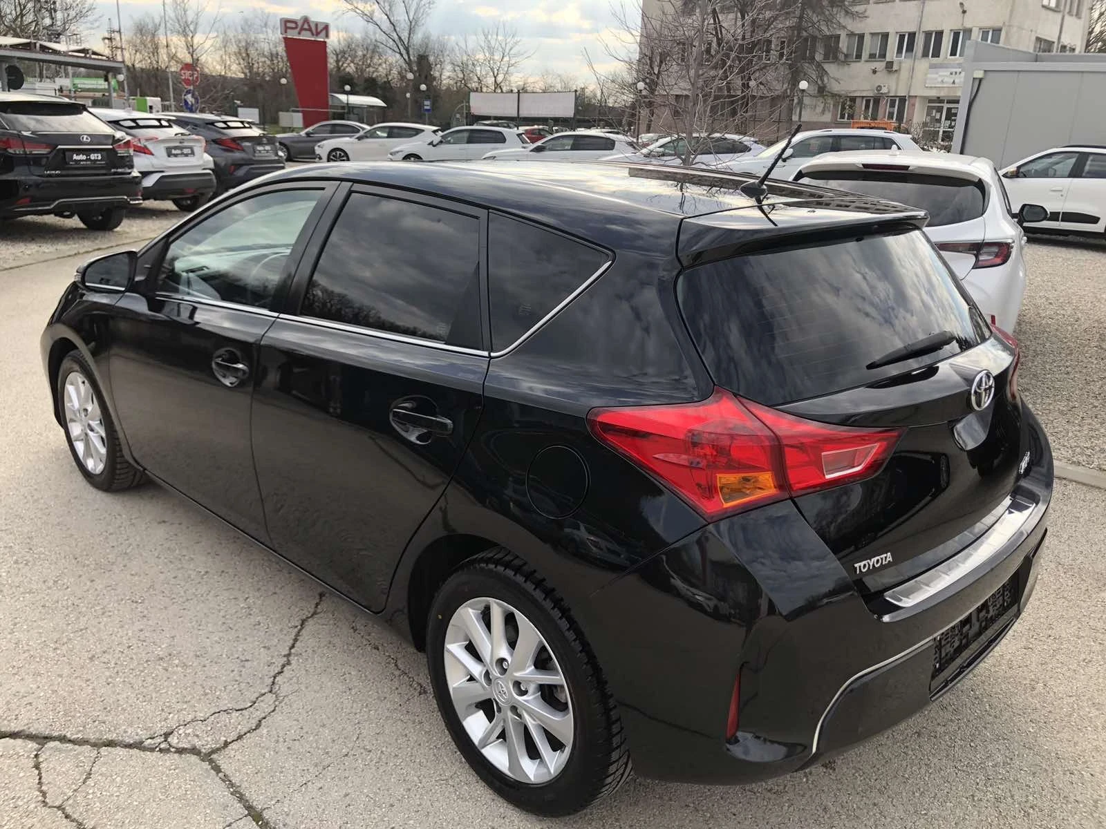 Toyota Auris 1.4D4D, снимка 6 - Автомобили и джипове - 53992517