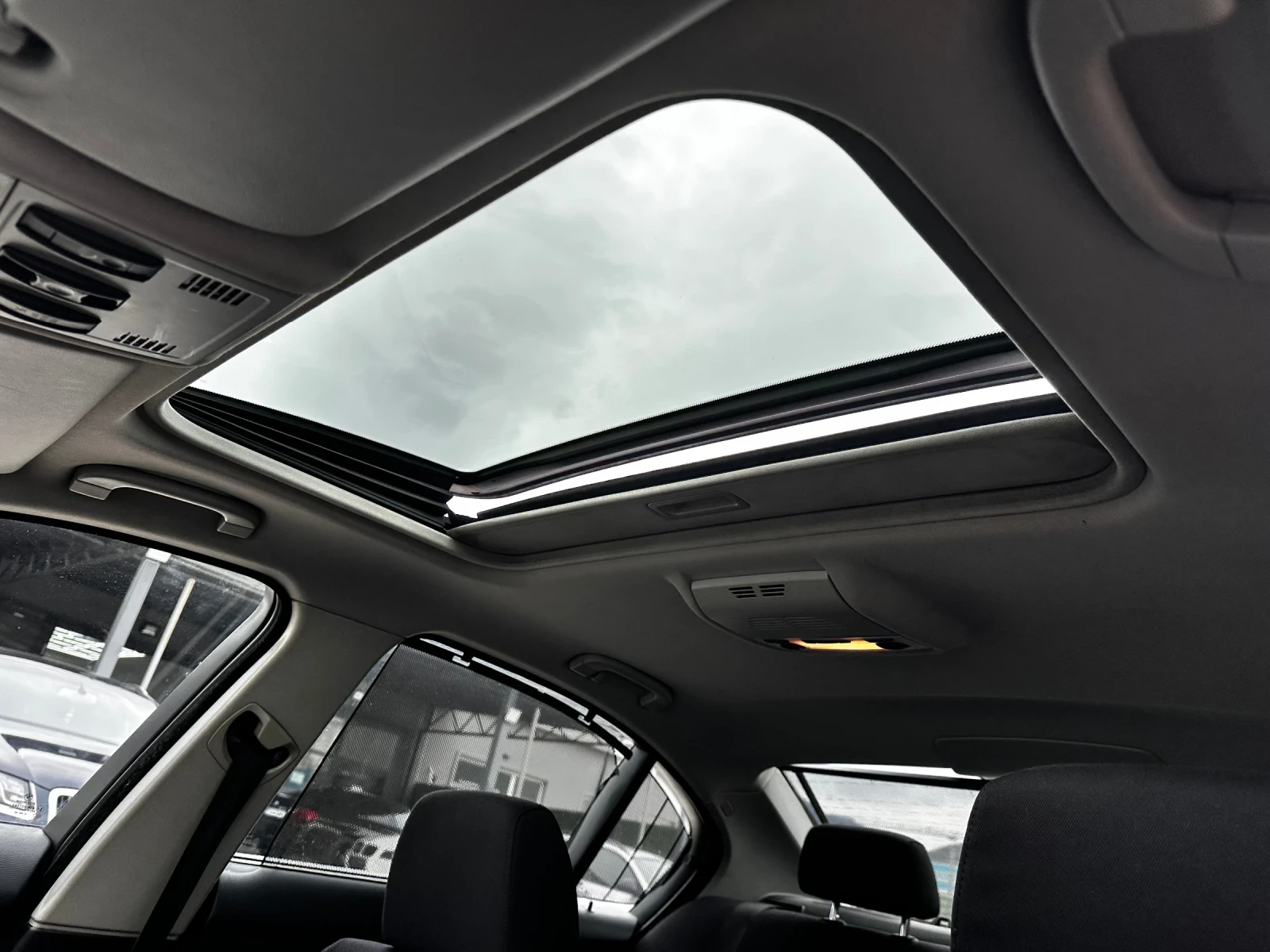 BMW 320 М-ПАКЕТ/163/НАВИГАЦИЯ/ПОДГРЕВ, снимка 17 - Автомобили и джипове - 54013542