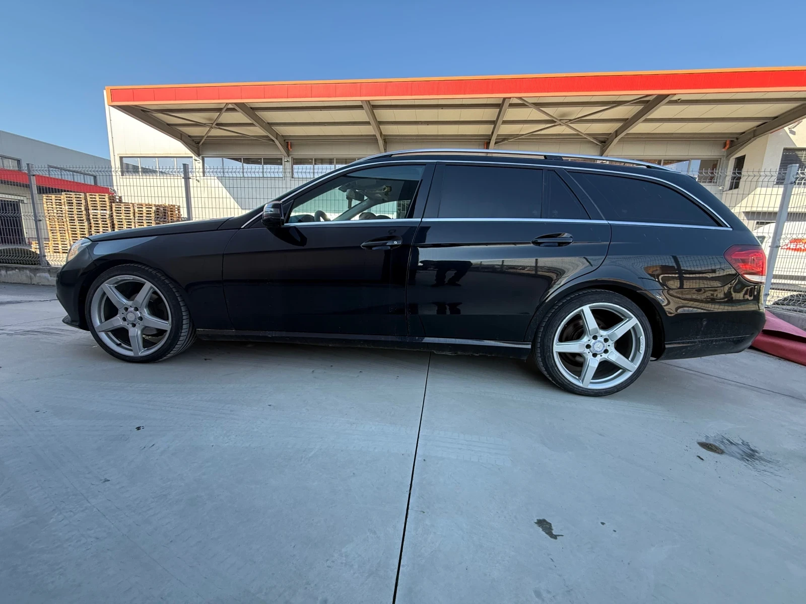 Mercedes-Benz E 200, снимка 10 - Автомобили и джипове - 54191248