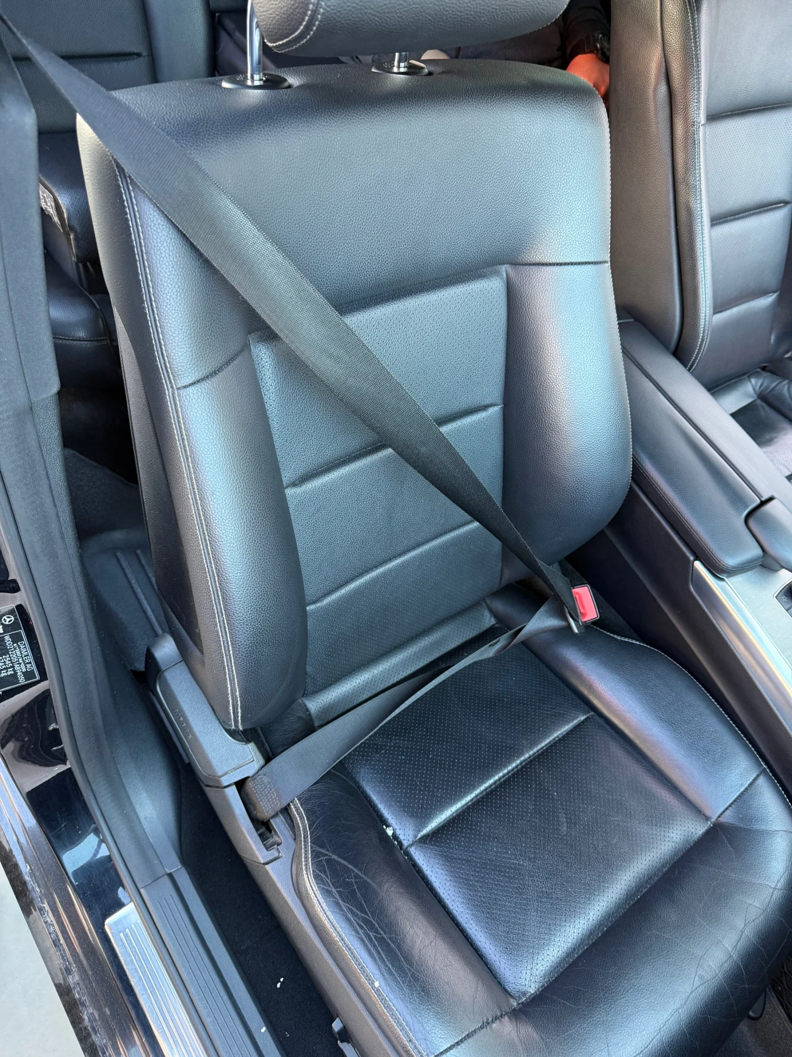 Mercedes-Benz E 200, снимка 9 - Автомобили и джипове - 54191248