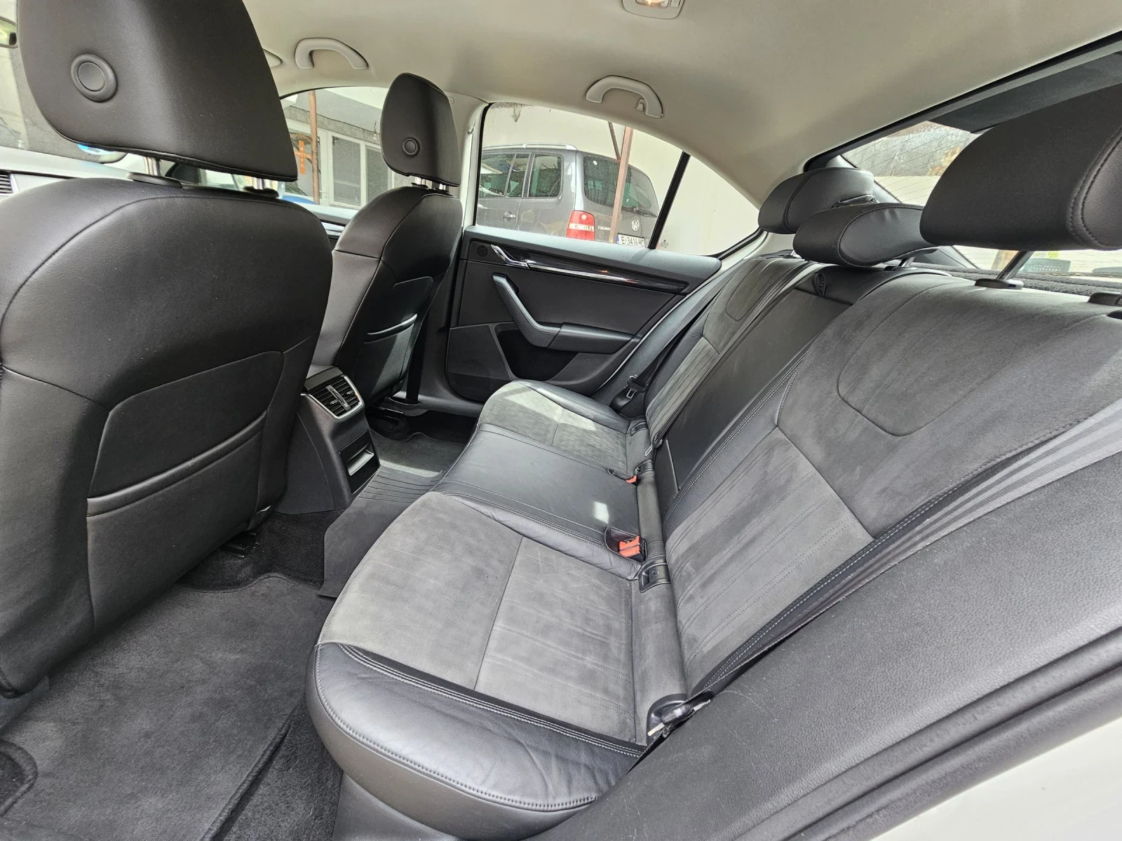 Skoda Octavia 2.0тди 150 Автоматик, снимка 14 - Автомобили и джипове - 54222898