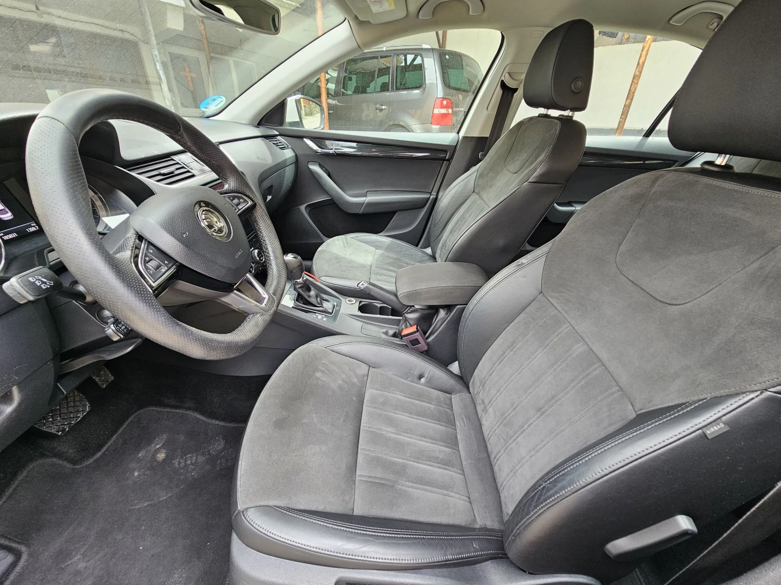 Skoda Octavia 2.0тди 150 Автоматик, снимка 15 - Автомобили и джипове - 54222898