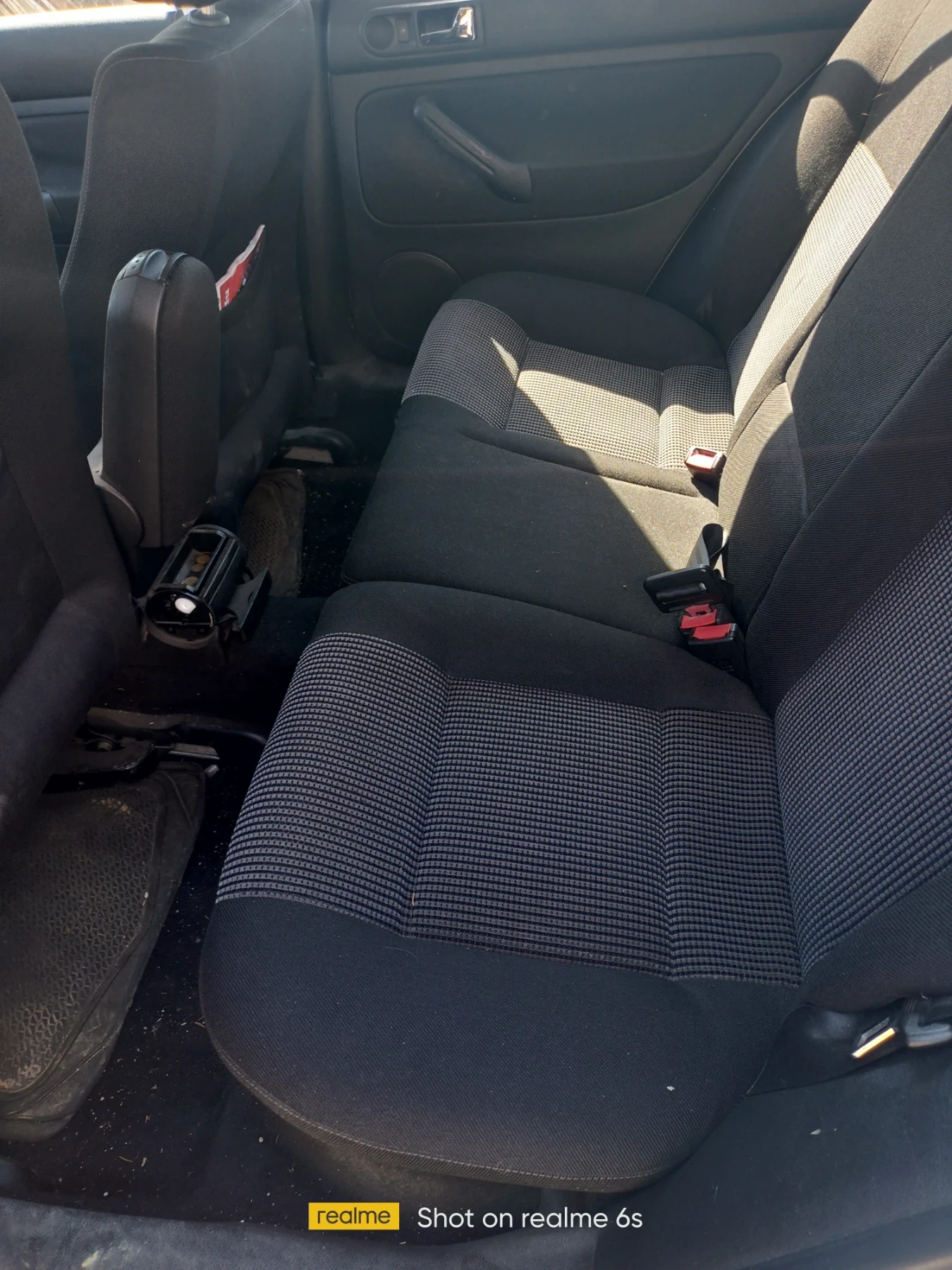 VW Golf 1.6 SR, снимка 6 - Автомобили и джипове - 54319978