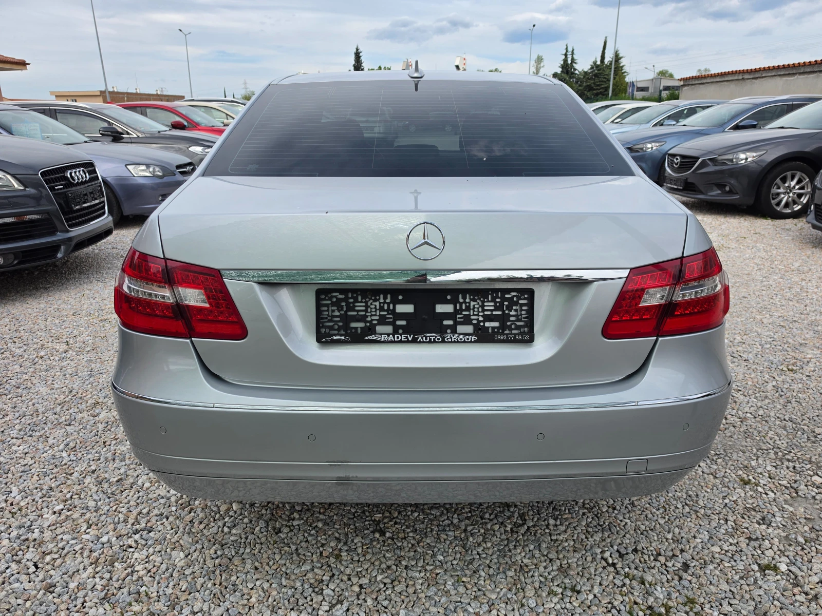 Mercedes-Benz E 250 CDI/AVANTGARDE/FULL SERVIZ/TOP/, снимка 3 - Автомобили и джипове - 54443191