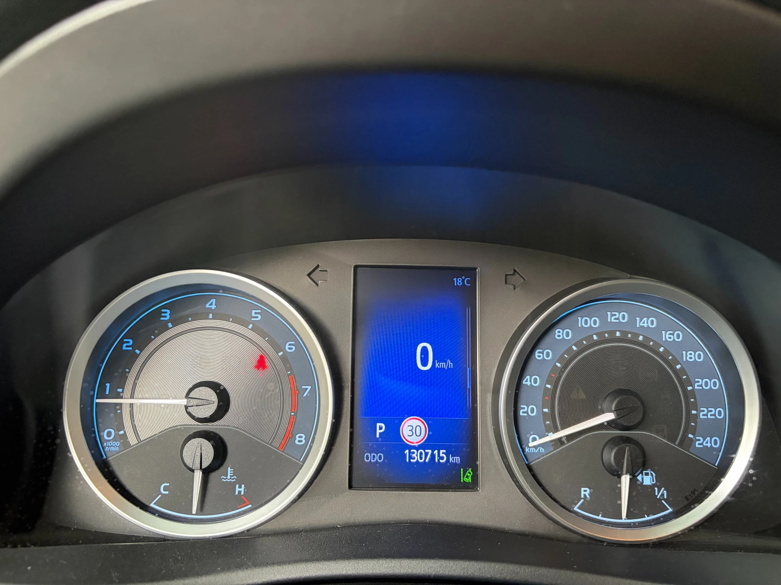 Toyota Corolla 1.6 CVT Anniversary- в Гаранция, снимка 11 - Автомобили и джипове - 54526862
