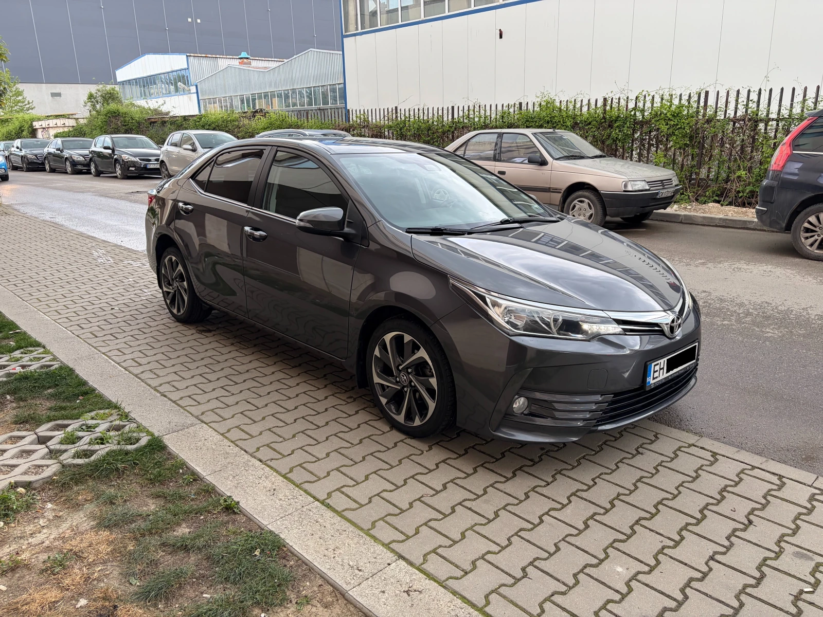 Toyota Corolla 1.6 CVT Anniversary- в Гаранция, снимка 2 - Автомобили и джипове - 54526862