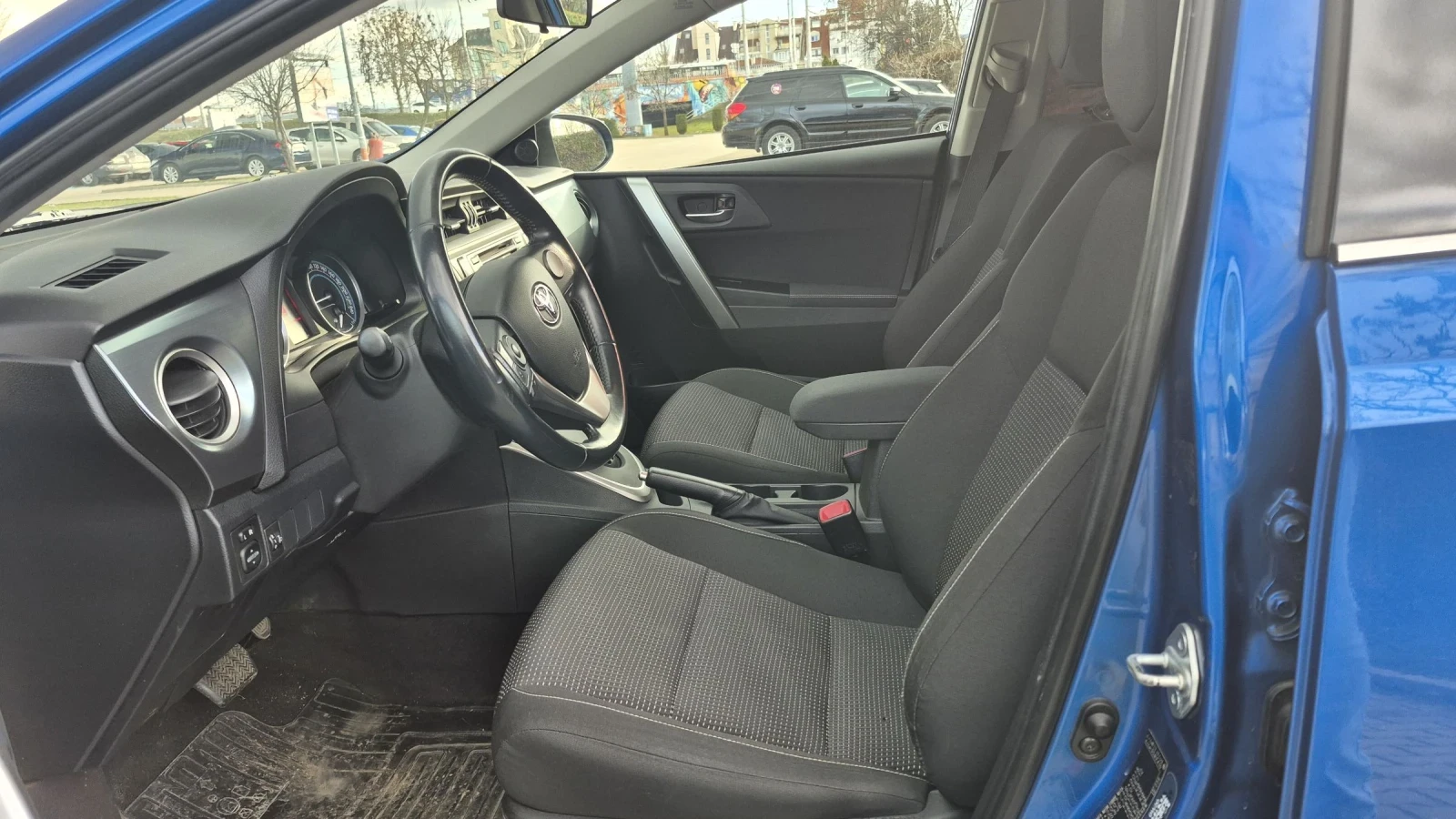 Toyota Auris 1.8 Hybrid* Перфектна* 4.5/100км* БАРТЕР, снимка 10 - Автомобили и джипове - 54548100