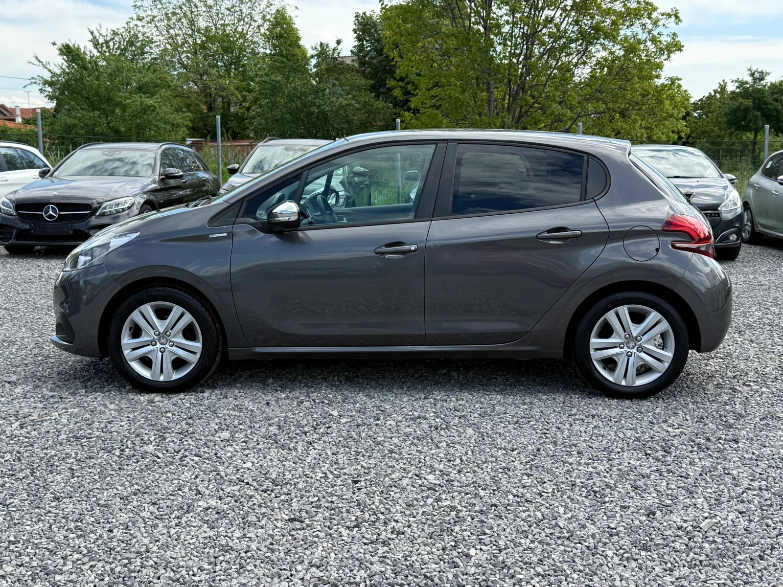 Peugeot 208 Facelift 2018 STYLE 1.2i (82hp) Euro 6 / 121000km, снимка 5 - Автомобили и джипове - 54569159