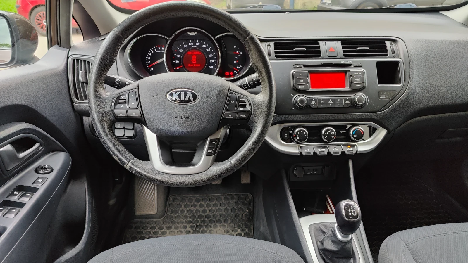 Kia Rio, снимка 5 - Автомобили и джипове - 54570940