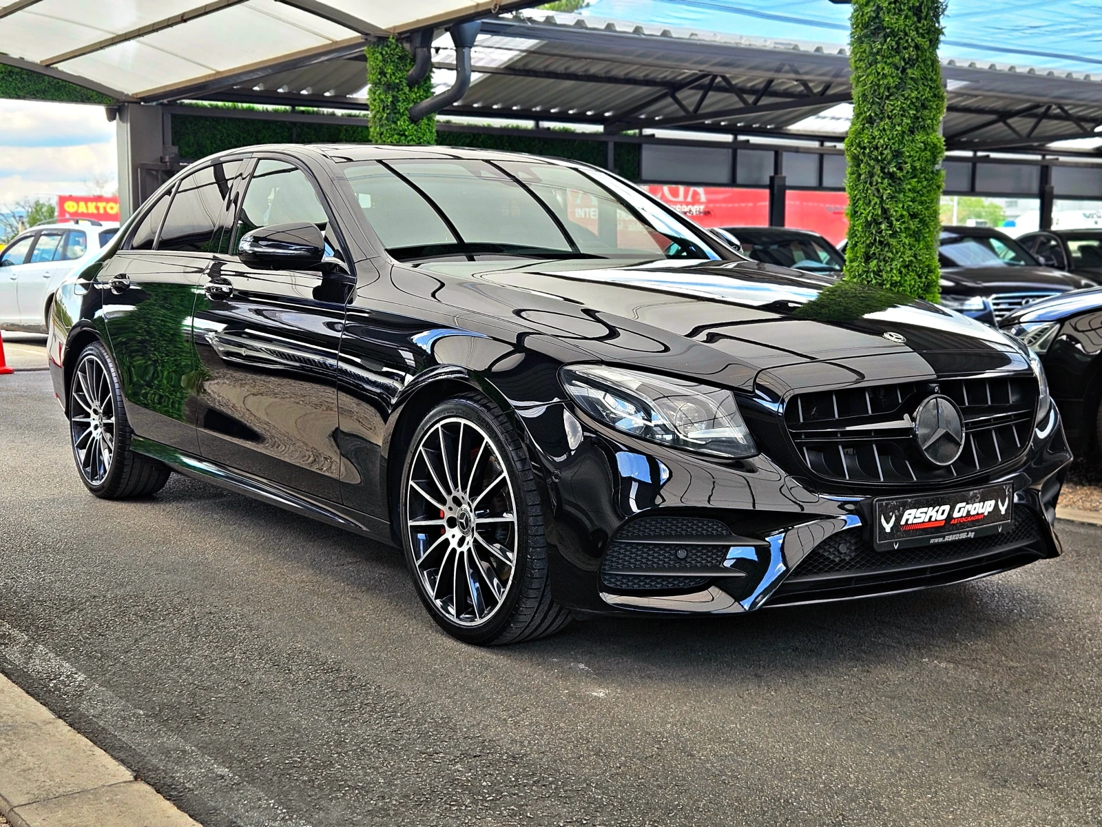 Mercedes-Benz E 220 AMG/GERMANY/PANO/360CAMERA/HUD/ПОДГРЕВ/CAR PLAY/LI, снимка 3 - Автомобили и джипове - 54626276