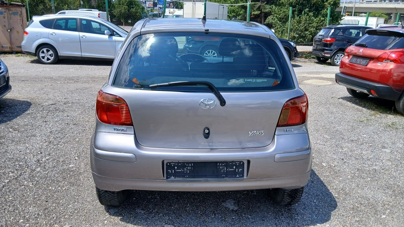 Toyota Yaris 1, 0i, снимка 6 - Автомобили и джипове - 54891729