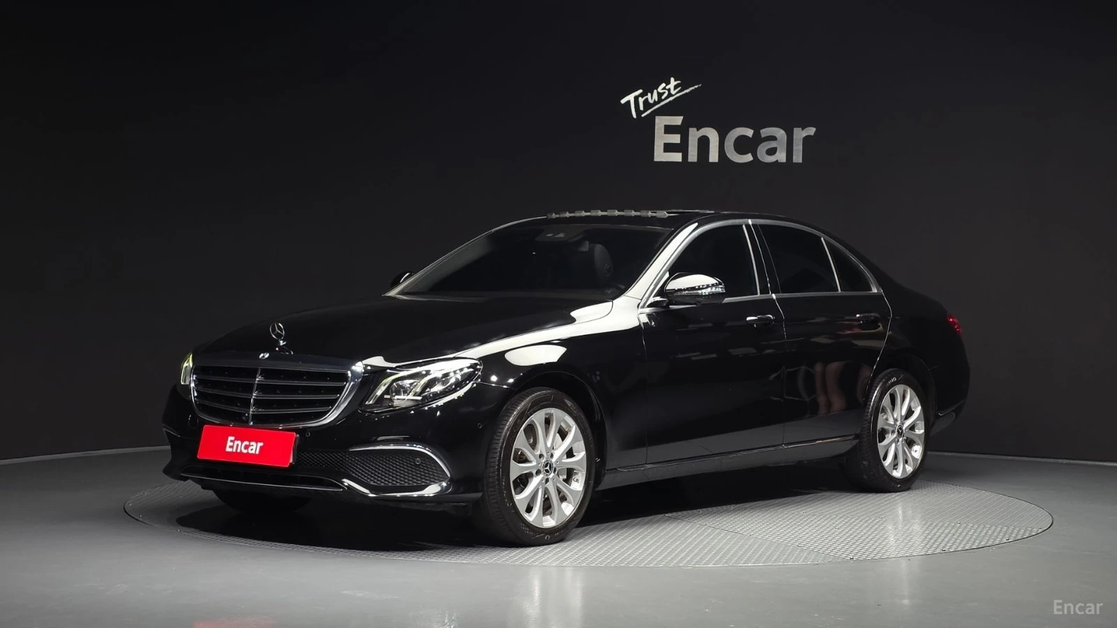 Mercedes-Benz E 300 4MATIC EXCLUSIVE STANDART