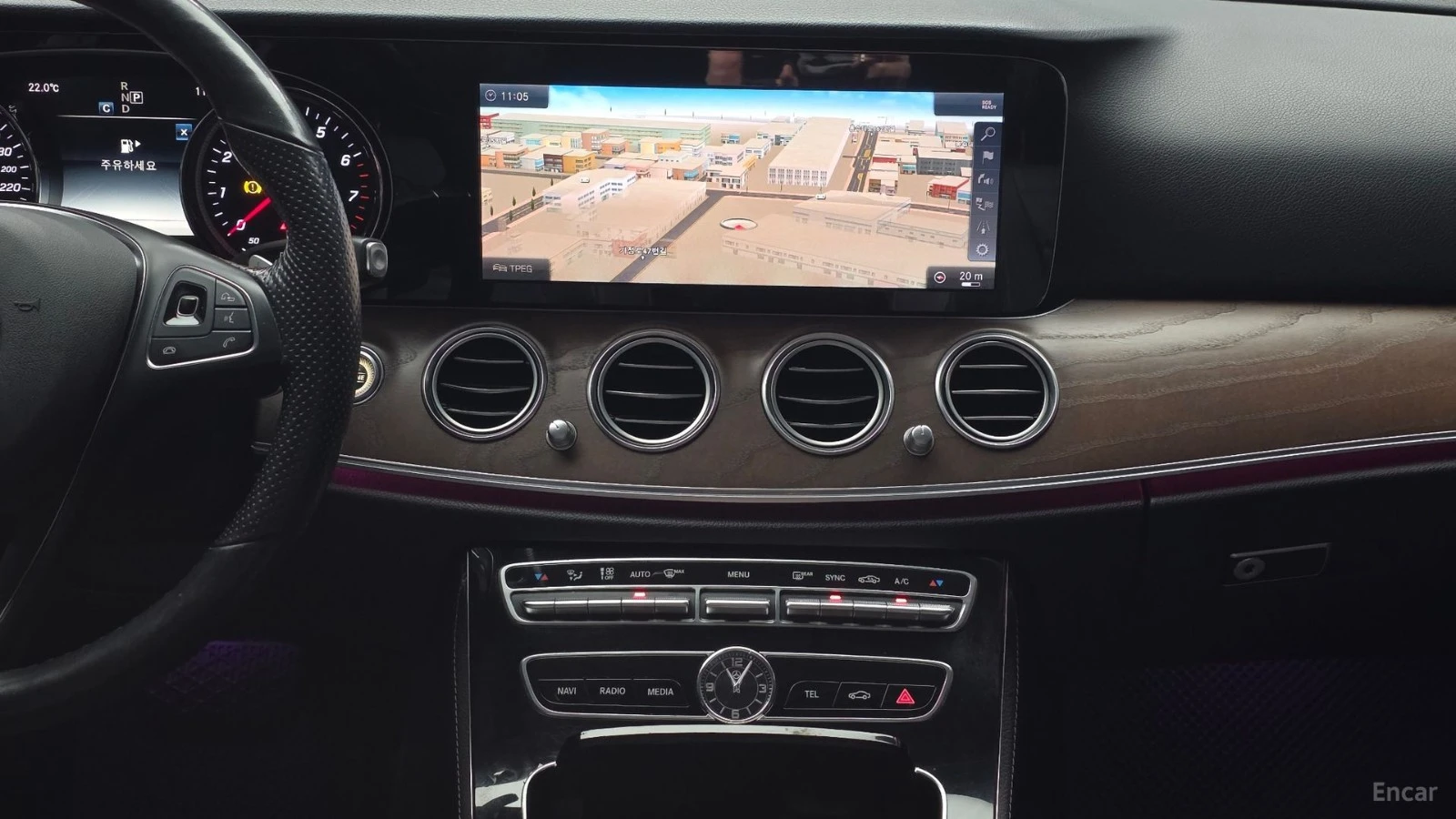 Mercedes-Benz E 300 4MATIC EXCLUSIVE STANDART, снимка 12 - Автомобили и джипове - 55501770