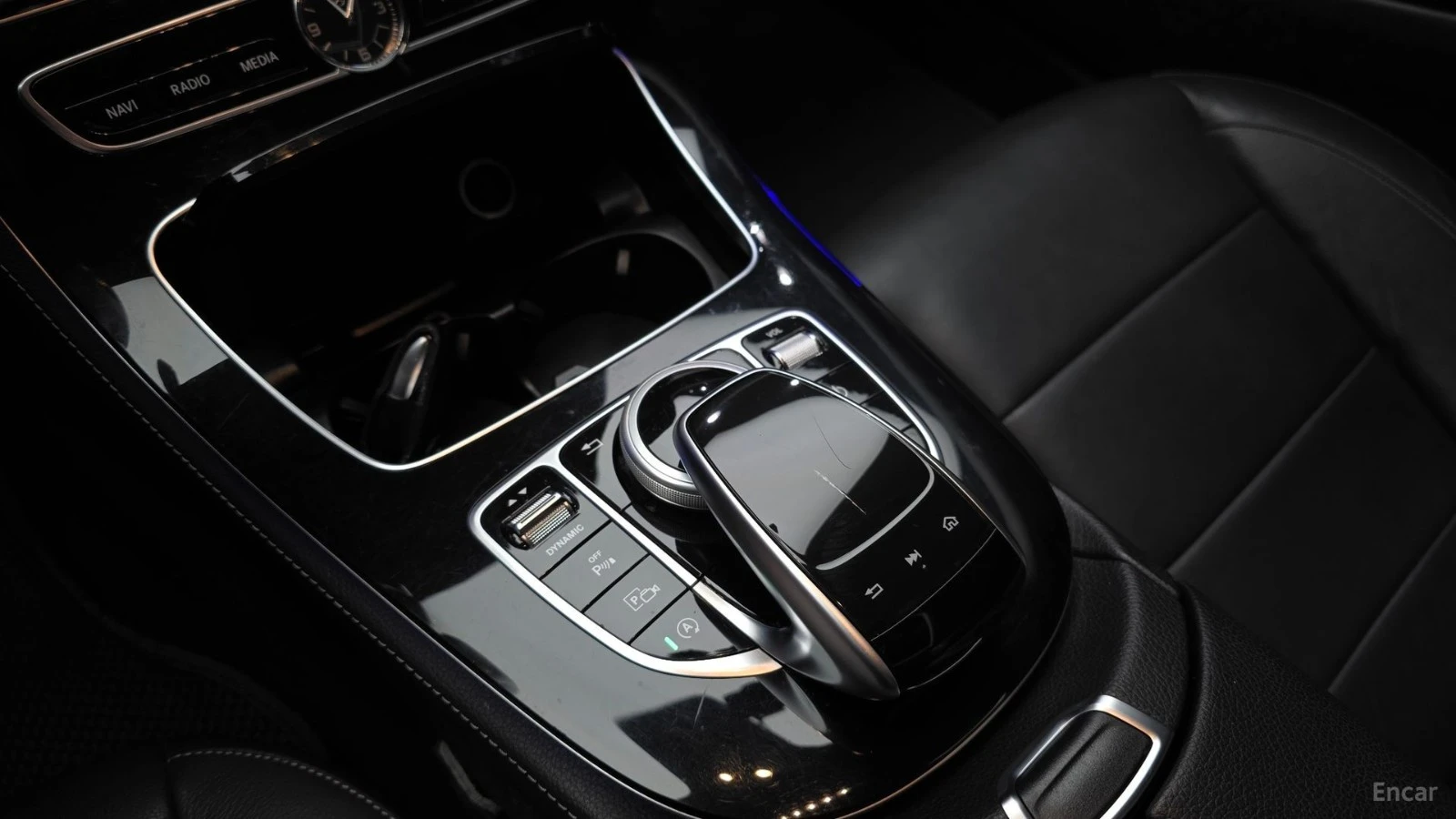 Mercedes-Benz E 300 4MATIC EXCLUSIVE STANDART, снимка 15 - Автомобили и джипове - 55501770