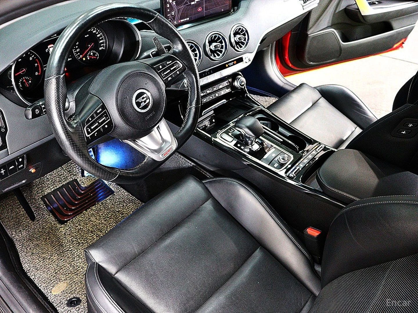 Kia Stinger 2.5 Platinum* КОЖА* ОБДУХВ* НАВИ* HUD, снимка 11 - Автомобили и джипове - 55524072