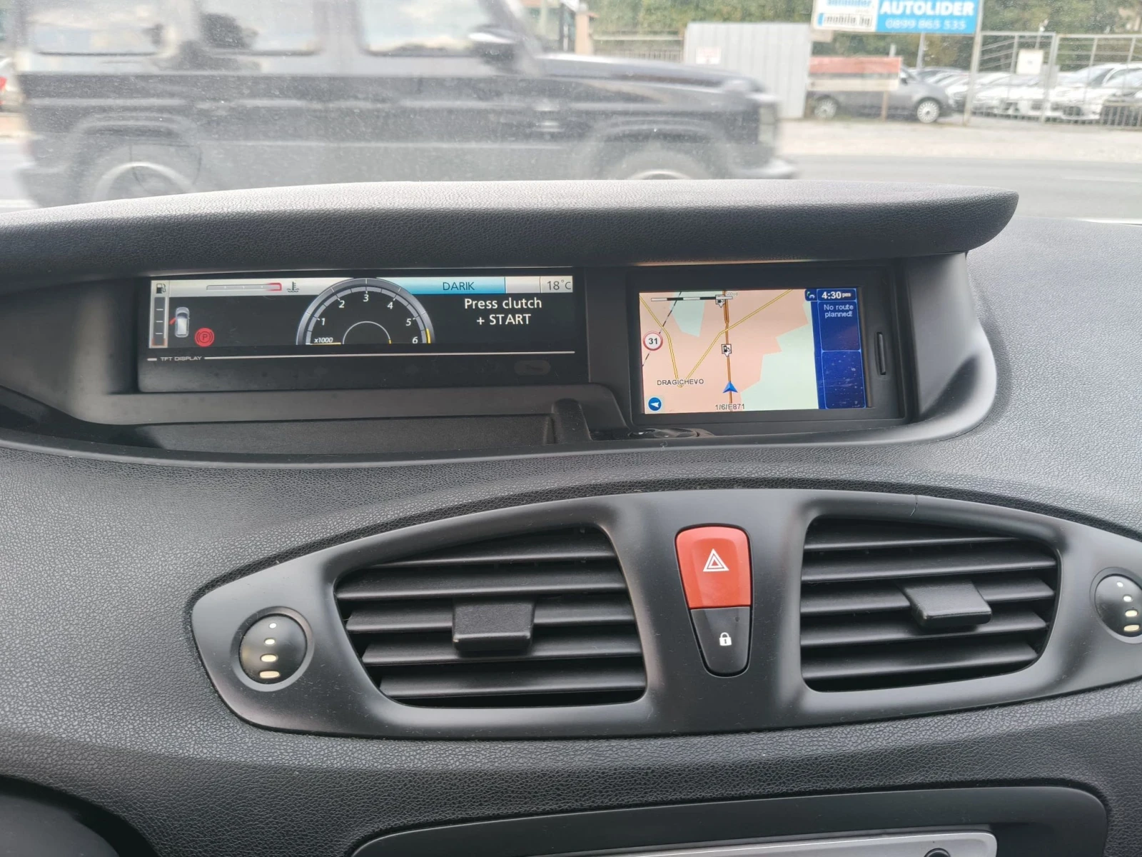 Renault Scenic 1.5dci, снимка 15 - Автомобили и джипове - 56433962