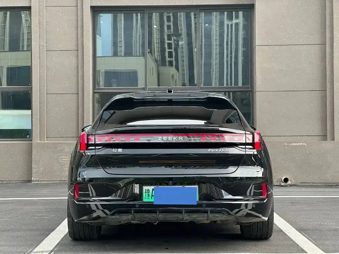 Zeekr 001, снимка 5 - Автомобили и джипове - 56689894