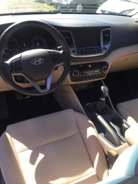 Hyundai Tucson 1.7 CRDI, снимка 4 - Автомобили и джипове - 42335441