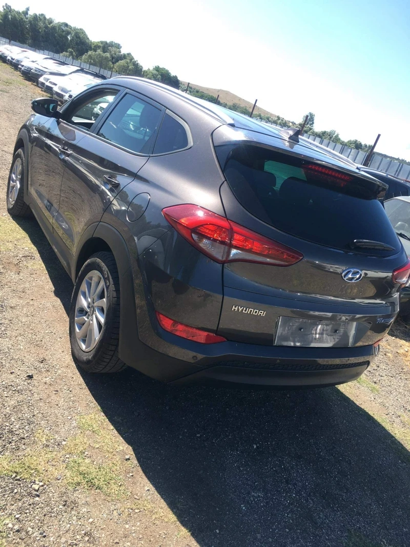 Hyundai Tucson 1.7 CRDI, снимка 5 - Автомобили и джипове - 42335441