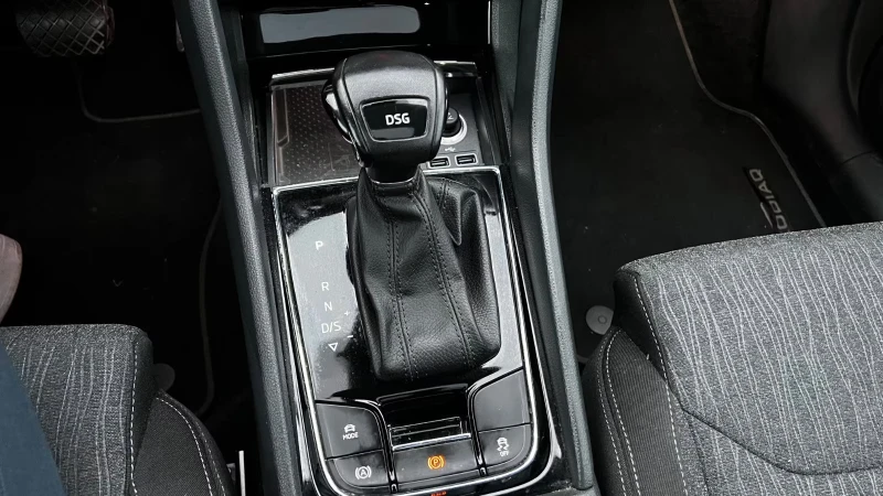 Skoda Kodiaq STYLE/150HP/PANO/360/DSG/MEMO/NAVI/LED/AMBI/266gpr, снимка 10 - Автомобили и джипове - 51592431