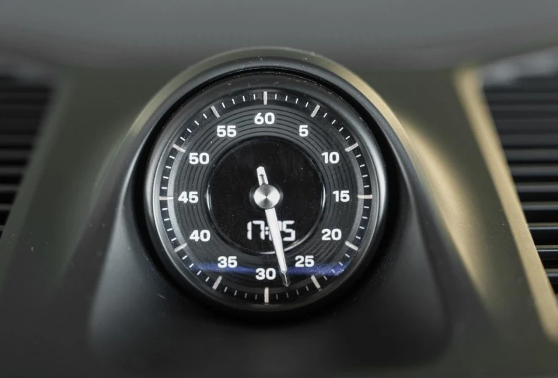 Porsche Cayenne TURBO E-HYBRID/FACELIFT/BOSE/SPORT DESIGN/CARBON/ , снимка 10 - Автомобили и джипове - 52246500