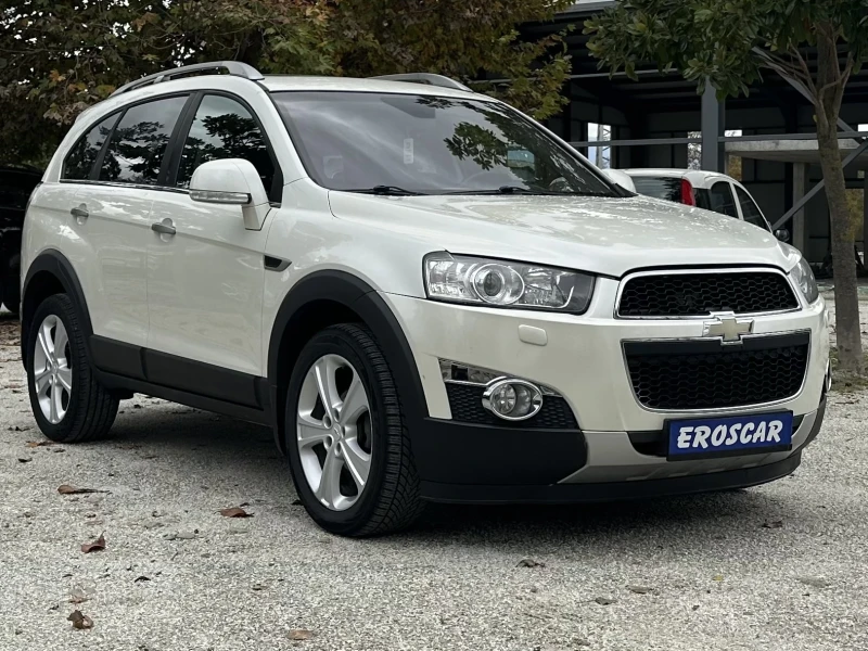 Chevrolet Captiva 2.2D/LTZ/4x4/Camera/Navi, снимка 3 - Автомобили и джипове - 52536435