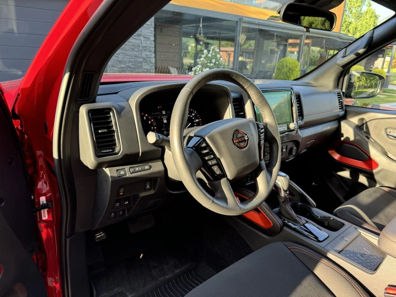 Nissan Frontier PRO-X4, снимка 13 - Автомобили и джипове - 53063564