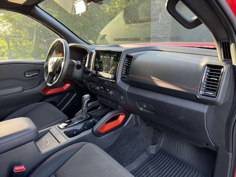 Nissan Frontier PRO-X4, снимка 11 - Автомобили и джипове - 53063564