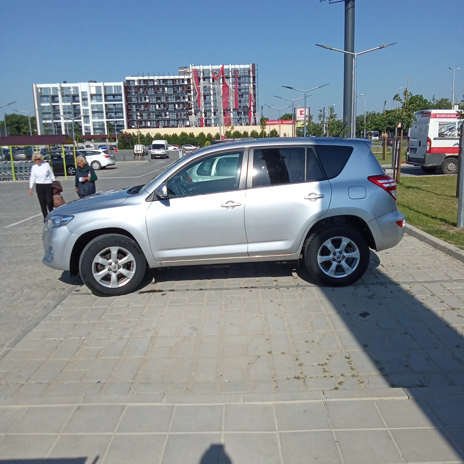 Toyota Rav4 2.2 D4D - изображение 2