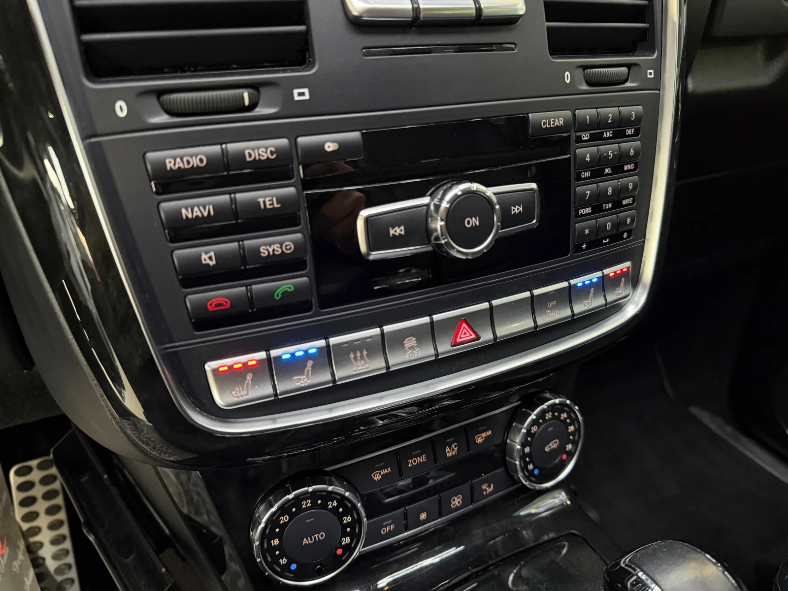 Mercedes-Benz G 350 BLUETEC * 4 MATIC * ШИБЕДАХ * , снимка 10 - Автомобили и джипове - 53785239