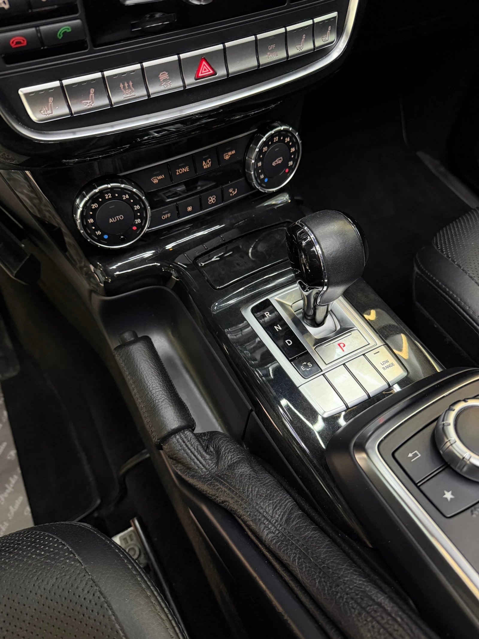 Mercedes-Benz G 350 BLUETEC * 4 MATIC * ШИБЕДАХ * , снимка 9 - Автомобили и джипове - 53785239