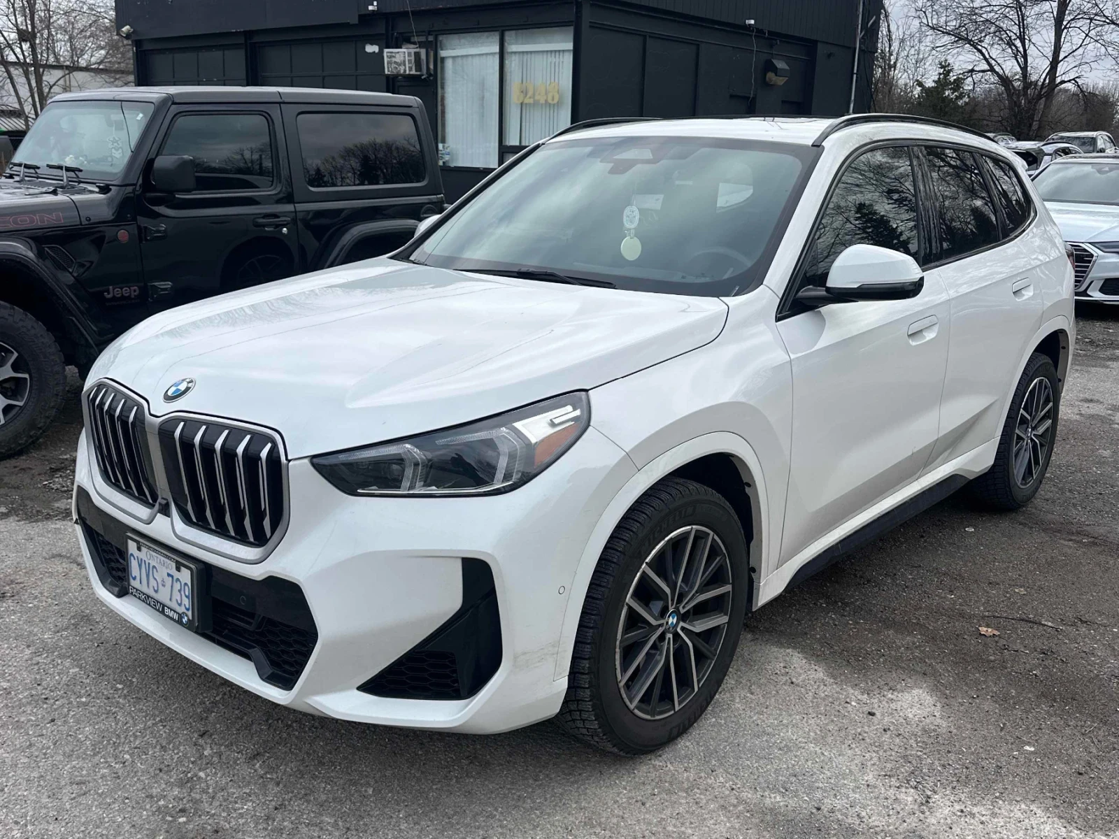 BMW X1 360 CAM * HARMAN/KARDON * ПАНОРАМА * ПОДГРЕВ * , снимка 5 - Автомобили и джипове - 54116345