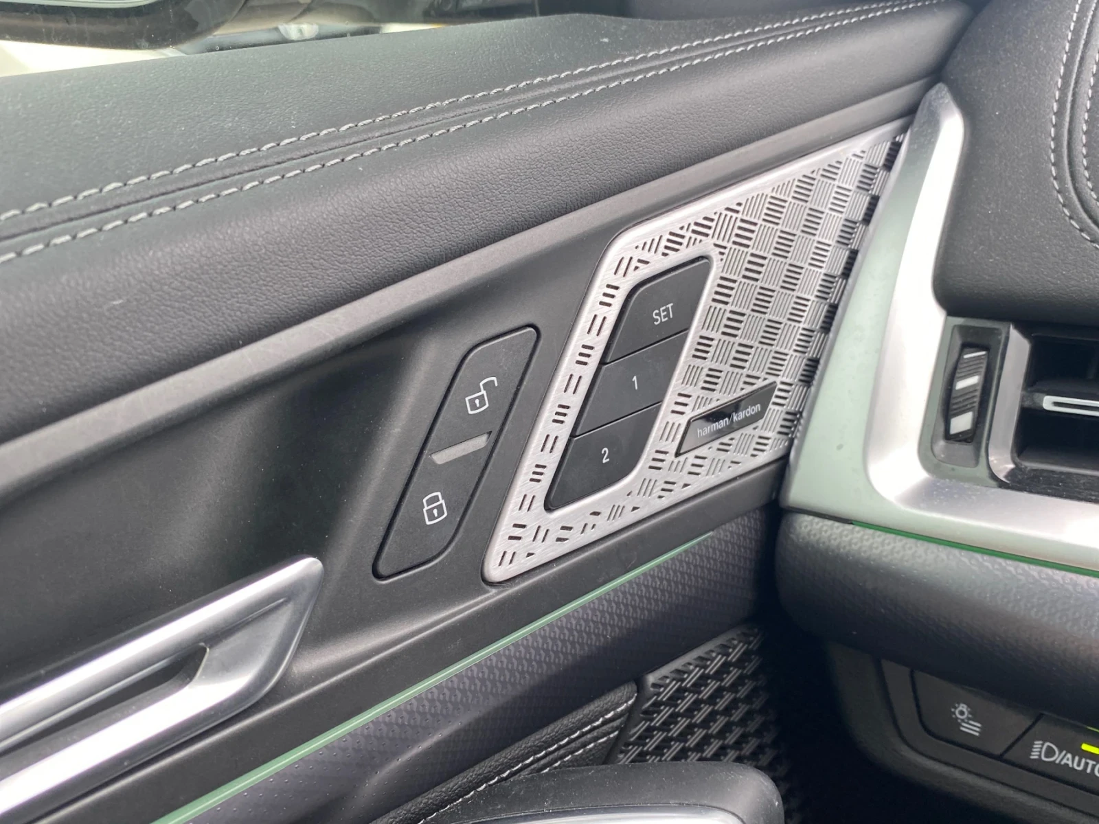 BMW X1 360 CAM * HARMAN/KARDON * ПАНОРАМА * ПОДГРЕВ * , снимка 11 - Автомобили и джипове - 54116345