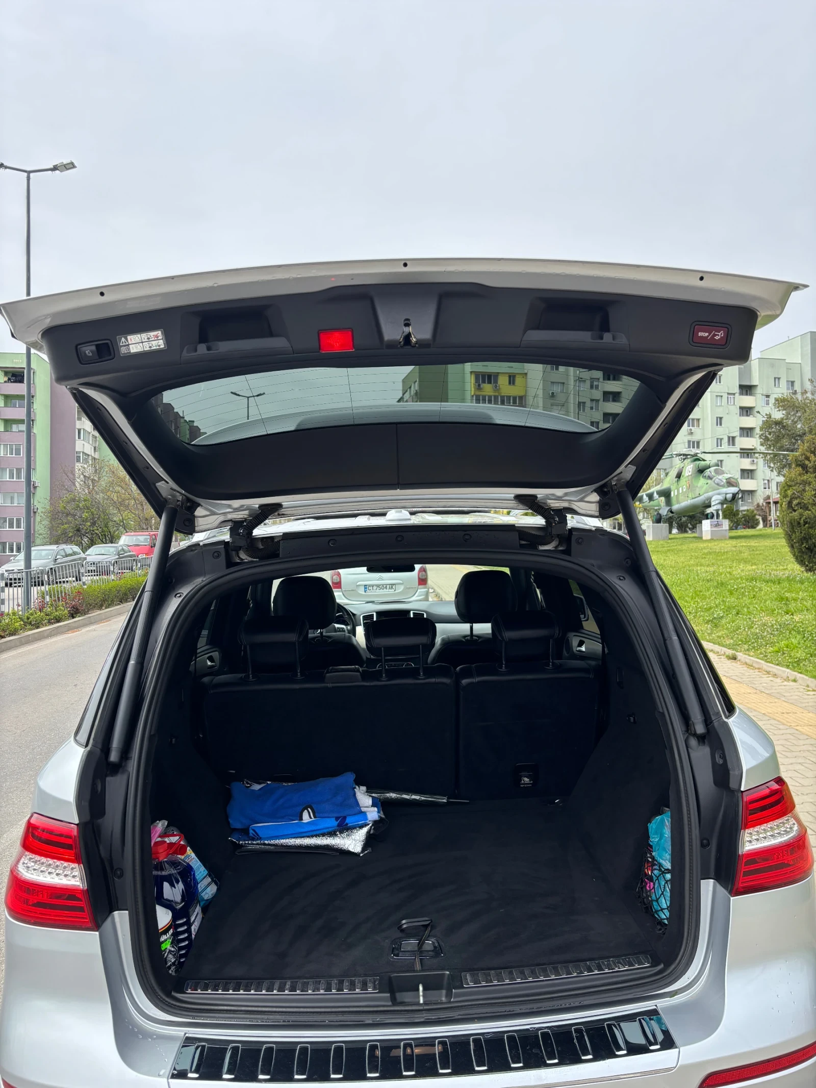 Mercedes-Benz ML 350 BLUETEC 4 MATIC, снимка 12 - Автомобили и джипове - 54193919