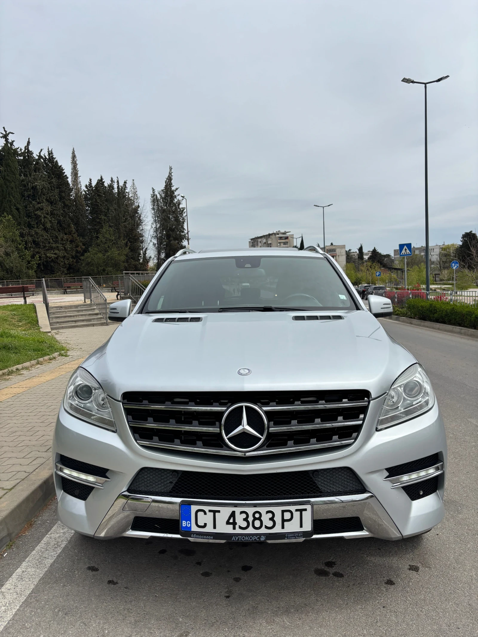 Mercedes-Benz ML 350 BLUETEC 4 MATIC, снимка 2 - Автомобили и джипове - 54193919