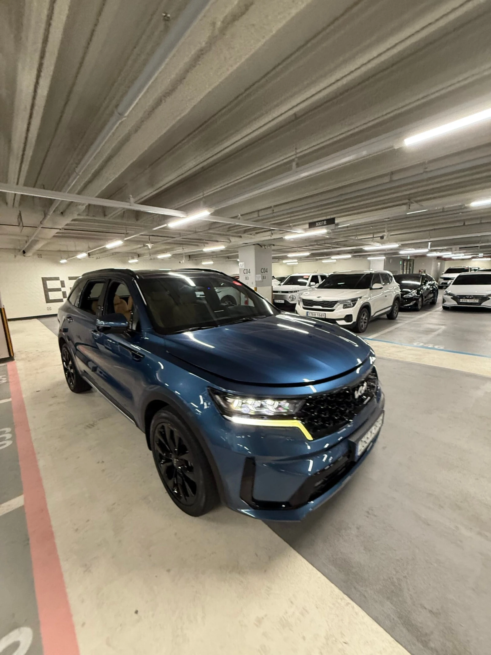 Kia Sorento 2.2 CRDI 4x4 - OЧАКВАН ВНОС, снимка 2 - Автомобили и джипове - 54629623