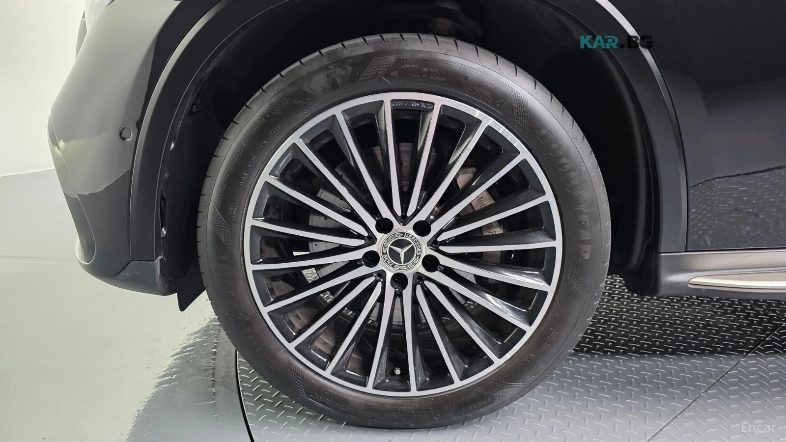 Mercedes-Benz GLC 300 4MATIC* AMG-LINE* DISTRONIC* 360* КАМЕРА* ОБДУХ* , снимка 16 - Автомобили и джипове - 55737035
