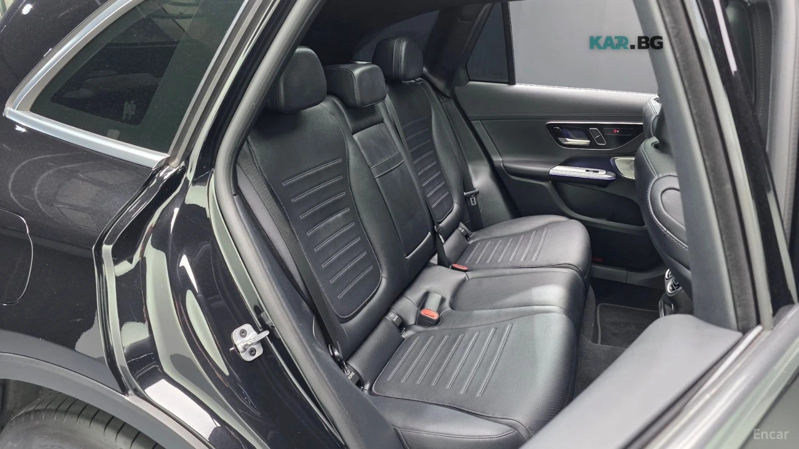 Mercedes-Benz GLC 300 4MATIC* AMG-LINE* DISTRONIC* 360* КАМЕРА* ОБДУХ* , снимка 9 - Автомобили и джипове - 55737035