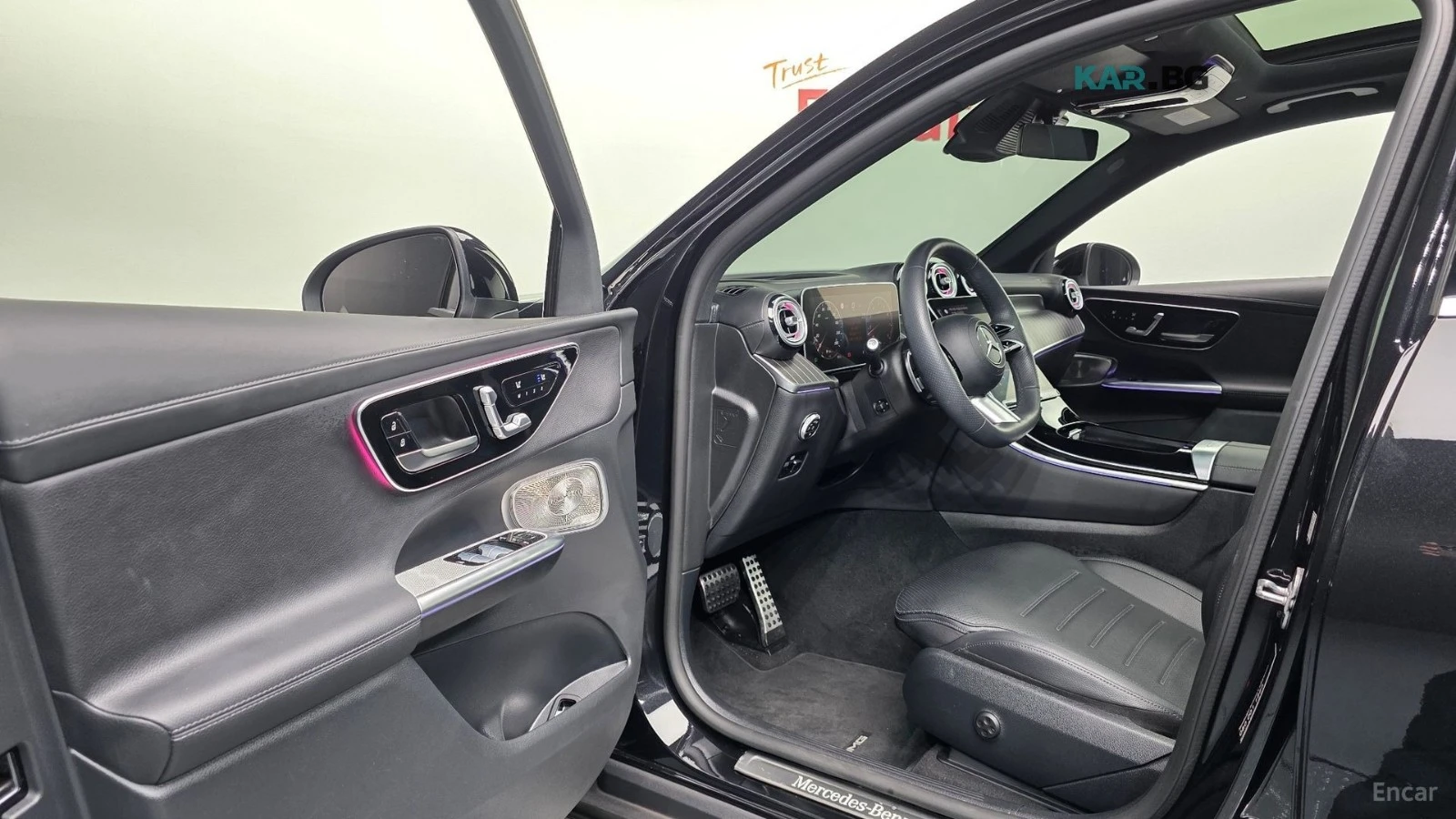 Mercedes-Benz GLC 300 4MATIC* AMG-LINE* DISTRONIC* 360* КАМЕРА* ОБДУХ* , снимка 8 - Автомобили и джипове - 55737035