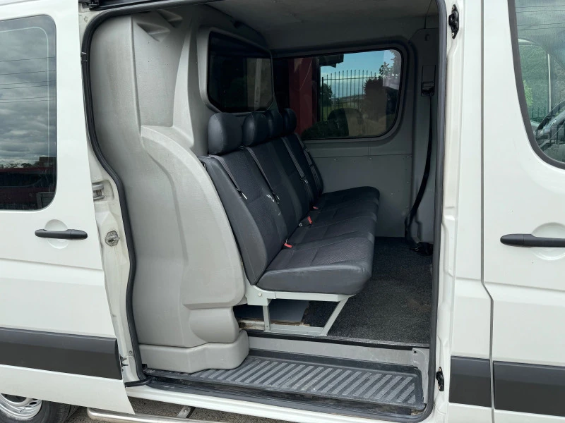 VW Crafter 5 + 1 места* Климатик* Euro5, снимка 6 - Бусове и автобуси - 45624548