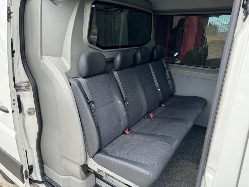 VW Crafter 5 + 1 места* Климатик* Euro5, снимка 7 - Бусове и автобуси - 45624548