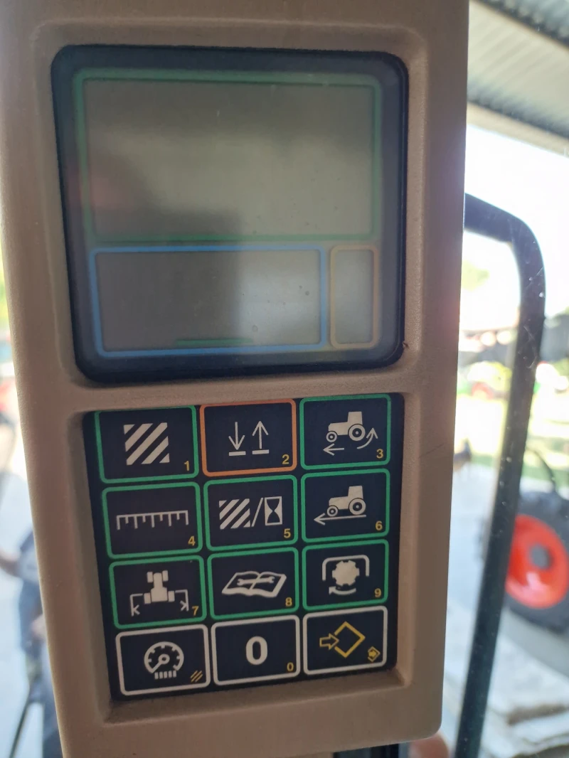 Трактор John Deere 7700, снимка 8 - Селскостопанска техника - 50640387