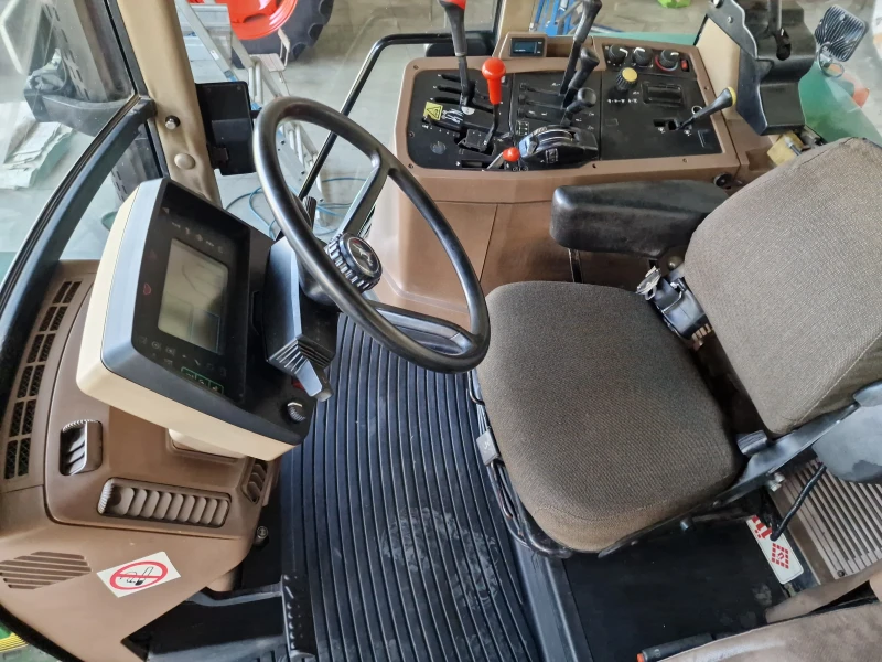 Трактор John Deere 7700, снимка 12 - Селскостопанска техника - 50640387