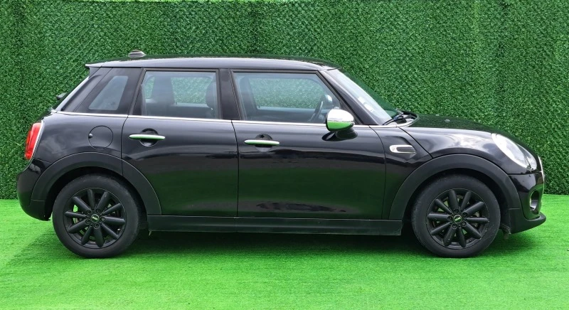 Mini Cooper 1.5d* 116кс* НАВИГАЦИЯ* Euro-6, снимка 4 - Автомобили и джипове - 46693843