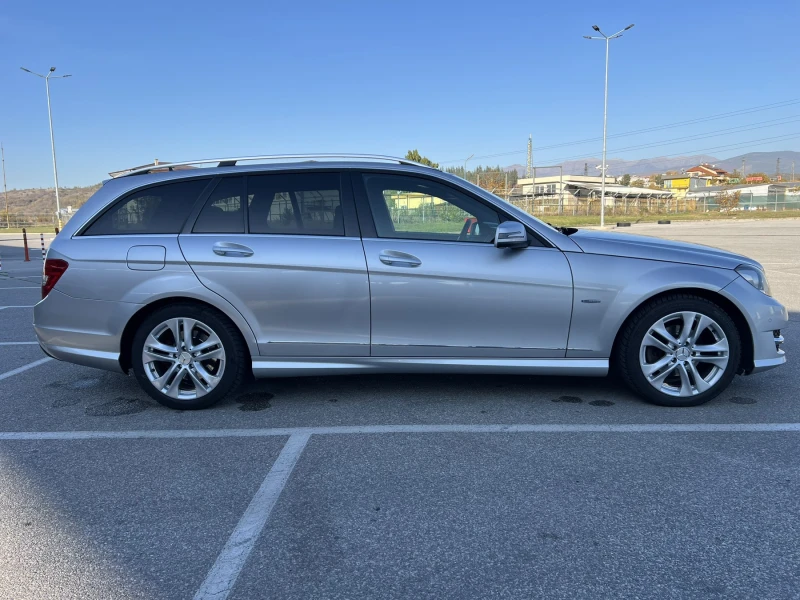 Mercedes-Benz C 220 АМГ пакет, Черен таван, Камера, снимка 3 - Автомобили и джипове - 47847682