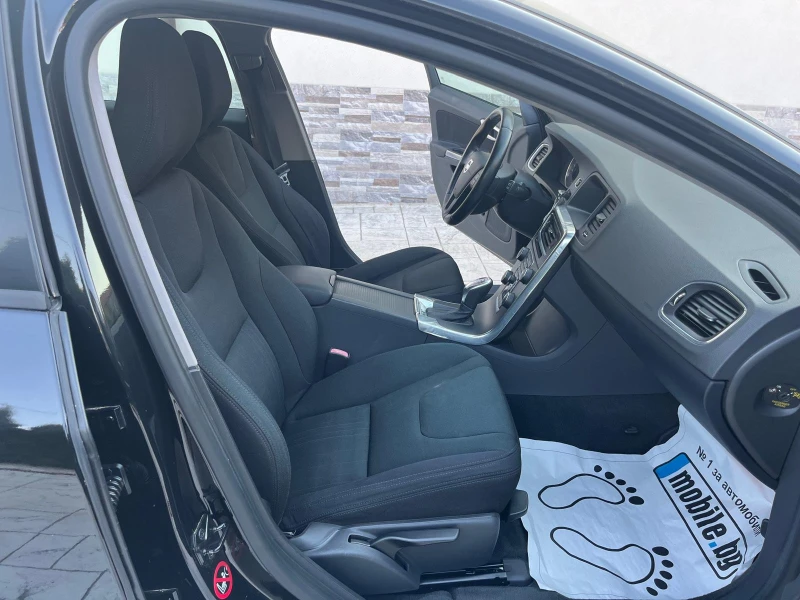 Volvo V60 1.6 D AVTO , снимка 14 - Автомобили и джипове - 51446789