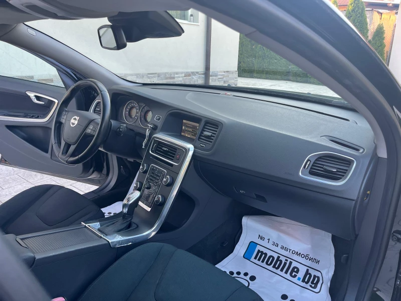 Volvo V60 1.6 D AVTO , снимка 15 - Автомобили и джипове - 51446789