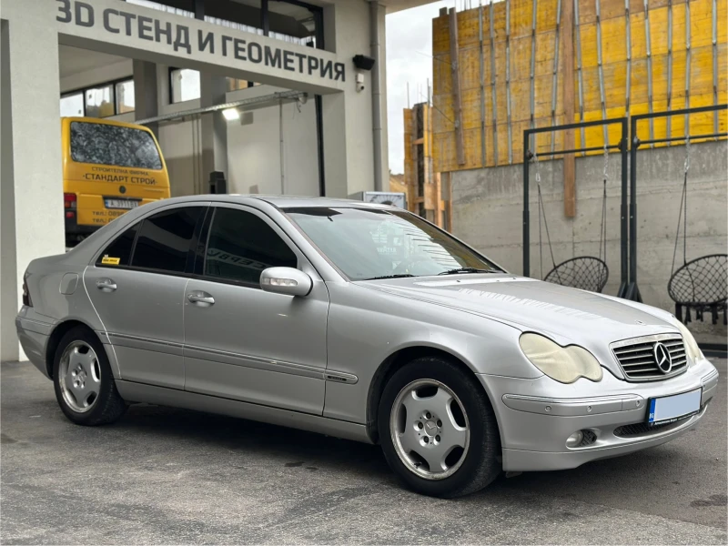 Mercedes-Benz C 200 Kompressor, снимка 2 - Автомобили и джипове - 52138760